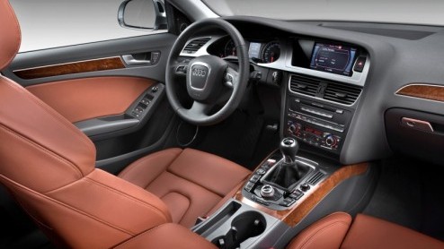 Het wachten op de introductie Audi A4 Avant hoeft niet meer. De nieuwe dynamische stationwagon van het merk debuteert op de Autosalon van Genve. Het merk claimt dat de A4 Avant de grootste bagageruim
