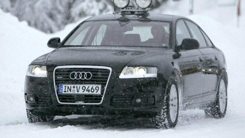 Dat de Audi A6 in de smaak valt bij veelal zakelijk rijdend Nederland is geen nieuws. Het huidige model dateert uit 2005 en getuige het spionagemateriaal kunnen we een kleine facelift verwachten aan h