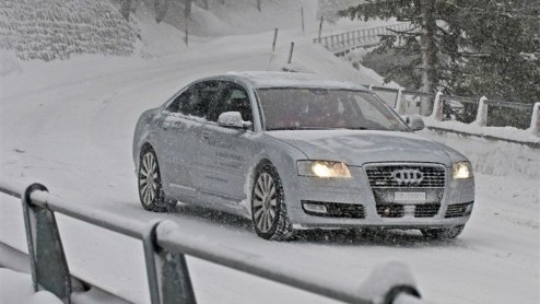Audi heeft op het World Economic Forum te Zwitserland bijpassend vervoer ingezet. Voor de deelnemers stonden dit jaar 81 exemplaren van de Audi A8 Lang 3.0 TDI ter beschikking. Bijzonder is daarbij da