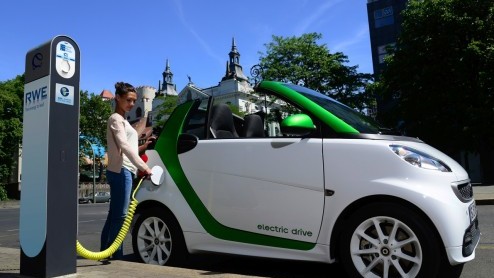 Populariteit elektrische vervoer neemt toe. Cijfers tonen aan dat de teller nu op 9000 voertuigen staat.