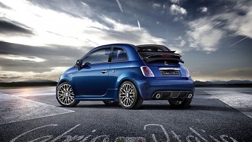 Abarth viert 150 jaar verenigd Itali met de 500 Cabrio Italia. Het is een exclusief uitgevoerd model waarvan er 150 stuks worden gebouwd. Twee exemplaren zijn voor de Nederlandse markt bestemd, bedoe