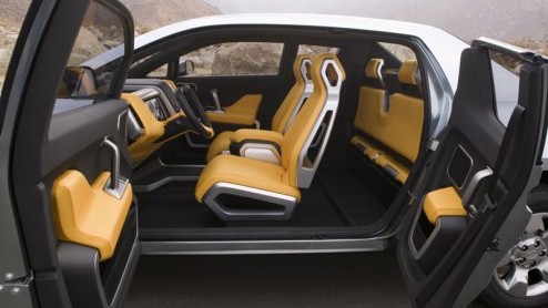 Toyota komt in Detroit met een nieuwe concept op de proppen, de A-BAT. Deze opmerkelijk gevormde grote pick-up is in Amerika ontworpen en denkt ook nog een beetje aan het milieu.