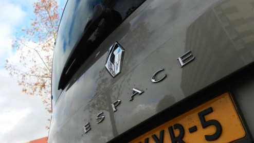 Het segment van de grote MPV's is de laatste jaren consistent; het aantal modellen is op n hand te tellen en daar verandert weinig in. De huidige generatie Renault Espace gaat na tien jaar de vierde