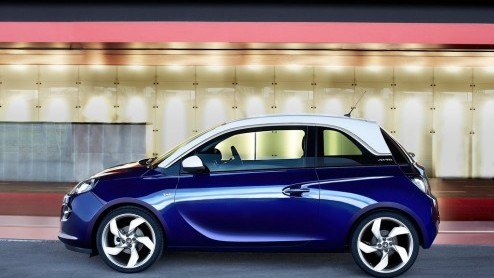 De nieuwe Opel Adam heeft zich zo nu en dan al onbedoeld laten zien. Nu is het de tijd voor Opel om zelf officile details en beeldmateriaal vrij te geven, voorafgaand aan de presentatie in Parijs.