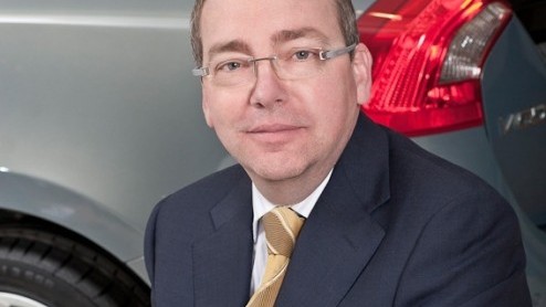 Na een dappere strijd, is vrijdag 27 juli, Volvo's Algemeen Directeur, Ad van Batenburg, op 52 jarige leeftijd overleden. Op het hoofdkantoor van Volvo in Beesd is men diep bedroefd over het verlies v