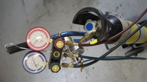 De airconditioning is tegenwoordig niet meer weg te denken uit vrijwel elke nieuwe auto. Zeker in de zomerperiode is de verkoeling die het systeem brengt een verademing. Toch blijkt de airco vaak vers