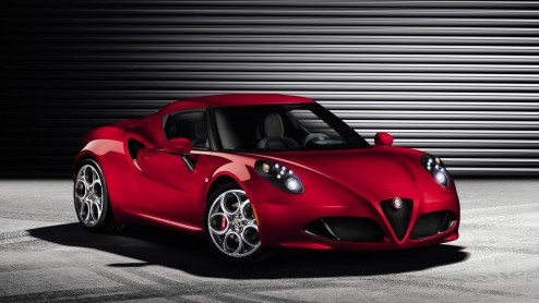 De Alfa Romeo 4C heeft een pk/gewichtsverhouding van 4 kilogram per pk. Met 240 pk en 96 kilogram met recht een hardcore sportwagen.