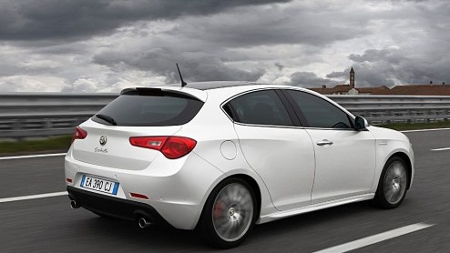 Alfa vindt dat leuk autorijden niet te duur hoeft te zijn en komt daarom met een Giulietta 1.4 Turbo 120 voorzien van een LPG-installatie. Deze Italiaan op autogas staat nu bij de dealer vanaf 27.050
