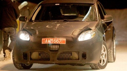De Alfa Romeo 147 gaat al flink wat jaren mee. Dat het tijd is voor een opvolger, weet het merk als geen ander. De 149 staat voor medio 2009 op stapel en de Italianen zijn druk met testwerk. Onze spio