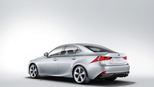 Lexus heeft alle prijzen van de nieuwe IS 300h vrijgegeven.