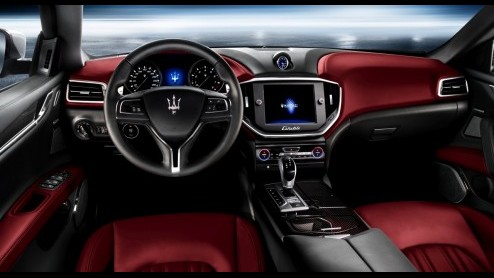 Maserati heeft eerder dit jaar in Shanghai de Ghibli uit de doeken gedaan. Vanaf augustus staat hij bij de dealer. Prijzen beginnen bij 80.376 euro.