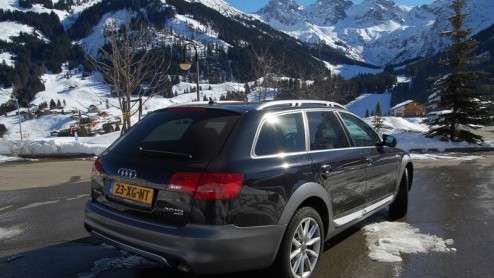 Nu de echte winter in ons land meestal niet te vinden is, zoeken duizenden Nederlanders jaarlijks de sneeuw op. De Duitse Autobahn, groene landschappen, fraai besneeuwde bergtoppen en listige haarspel