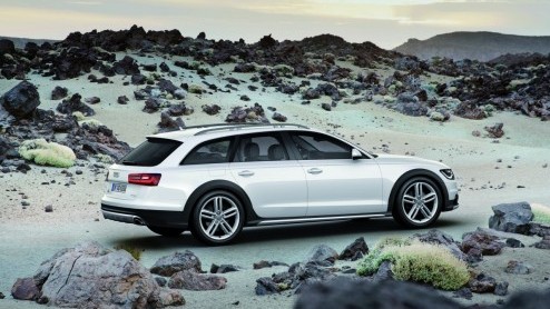Audi is dik tevreden met de A6 allroad quattro in de familie en dus komt er op basis van de nieuwe A6 ook weer een stoere versie in de showrooms te staan. De derde generatie is flink zuiniger, iets li