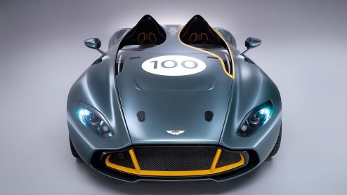 Aston Martin viert dit jaar zijn honderdjarig bestaan. Met deze CC100 Speedster brengt de Britse fabrikant een ode aan de DBR1-racer uit 1959.