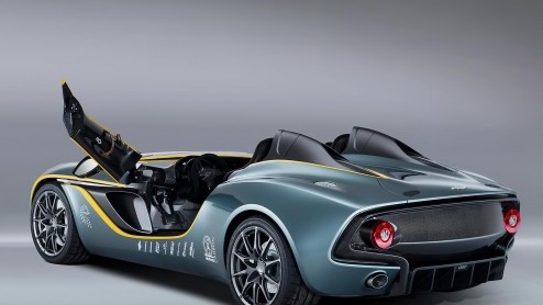 Aston Martin viert dit jaar zijn honderdjarig bestaan. Met deze CC100 Speedster brengt de Britse fabrikant een ode aan de DBR1-racer uit 1959.