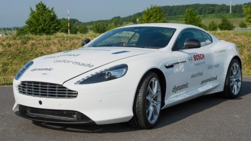 Bosch en Aston Martin hebben samen deze DB9 Plug-in Hybrid gebouwd. Een initiatief van Bosch, bedoeld om aan te tonen hoe hybridetechnologie de prestaties van een sportwagen kunnen verbeteren.