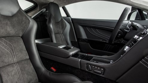 Aston Martin V8 Vantage S voortaan ook als SP10 met meer vermogen, de looks van de V12 Vantage en standaard handbak.