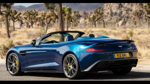 Aston Martin rolt eind dit jaar de Vanquish Volante bij de dealers binnen. De zomerse versie is voorzien van een stoffen kap en zou qua prestaties niet inboeten op die van de coup.