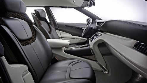 Lagonda herleeft. Aston Martin roept de naam als merk weer in het leven om daarmee een luxe SUV op de markt te brengen die de opper-SUV's naar een tweede plan moet schuiven.