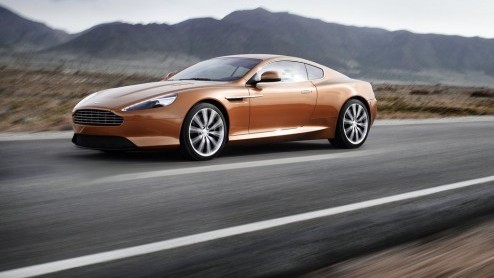 Aston Martin mag niet ontbreken op de Autosalon van Genve. Het prestigemerk is van de partij met een nieuw model; de Virage. Hij is ontwikkeld als Coupe en Cabriolet mag rekenen op heel veel power ui