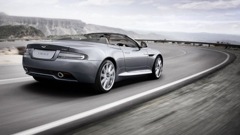 Aston Martin mag niet ontbreken op de Autosalon van Genve. Het prestigemerk is van de partij met een nieuw model; de Virage. Hij is ontwikkeld als Coupe en Cabriolet mag rekenen op heel veel power ui