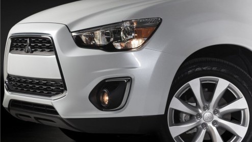 Volgende nieuwkomer op de autobeurs in New York is de Mitsubishi Outlander Sport gepresenteerd. De compacte crossover, die bij ons te boek staat als ASX heeft een facelift gekregen.
