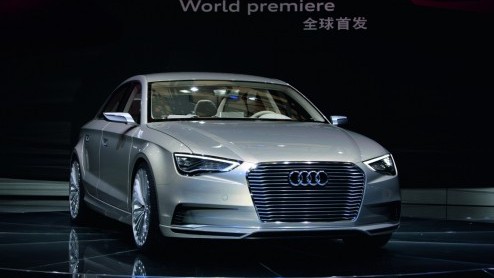 Onlangs presenteerde Audi ons de elektrisch aangedreven A3 e-tron. Een ruime week later is het alweer de beurt aan de A3 e-tron concept met hybridetechniek. Het studiemodel is gebaseerd op de volgende