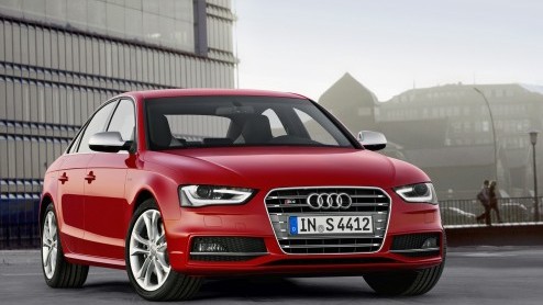 In navolging van de Audi A5 wordt ook de A4 opgefrist. De populaire middenklasser is vanaf februari 2012 in Nederland, dankzij de nieuwe 1.8 TFSI en 2.0 TDIe ook met 20% bijtelling. Prijzen beginnen b