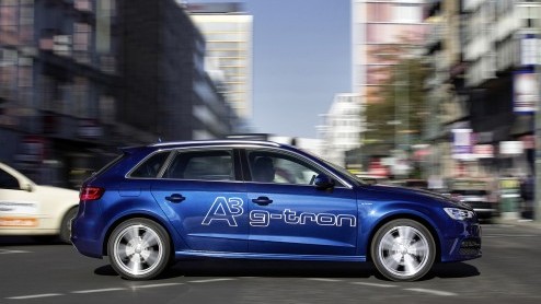Audi heeft een richtprijs bekend gemaakt van de A3 Sportback g-tron. De g-tron is geschikt voor het gebruik van zowel benzine als aardgas (CNG). Eind oktober opent Audi de orderboeken.