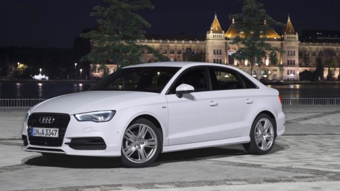 Autotest van Audi A3 Limousine, de nieuwe vierdeurs A3 Sedan die dit najaar bij de dealer staat. Iets sportiever dan de andere A3's, maar met een vleugje chique.