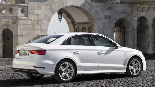 Autotest van Audi A3 Limousine, de nieuwe vierdeurs A3 Sedan die dit najaar bij de dealer staat. Iets sportiever dan de andere A3's, maar met een vleugje chique.