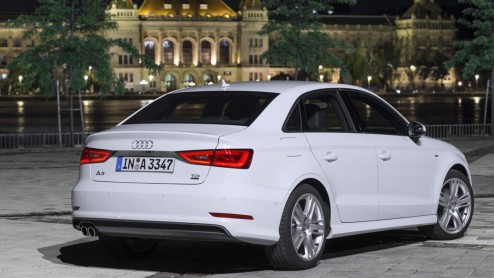 Autotest van Audi A3 Limousine, de nieuwe vierdeurs A3 Sedan die dit najaar bij de dealer staat. Iets sportiever dan de andere A3's, maar met een vleugje chique.