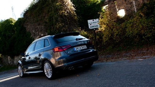 Toen Audi in april de nieuwe A3 introduceerde, was meteen duidelijk dat de vijfdeursversie al ver in de pijplijn zat. Hij heet weer Sportback en al moet de klant er nog minimaal tot februari 2013 op w