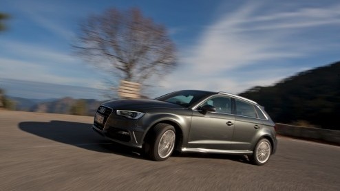 Toen Audi in april de nieuwe A3 introduceerde, was meteen duidelijk dat de vijfdeursversie al ver in de pijplijn zat. Hij heet weer Sportback en al moet de klant er nog minimaal tot februari 2013 op w