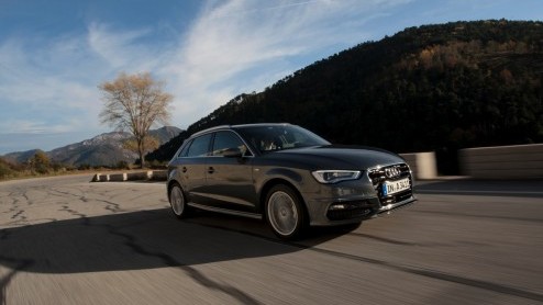 Toen Audi in april de nieuwe A3 introduceerde, was meteen duidelijk dat de vijfdeursversie al ver in de pijplijn zat. Hij heet weer Sportback en al moet de klant er nog minimaal tot februari 2013 op w