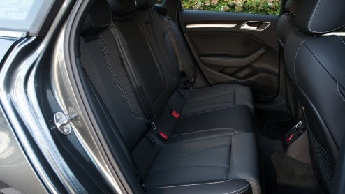 Toen Audi in april de nieuwe A3 introduceerde, was meteen duidelijk dat de vijfdeursversie al ver in de pijplijn zat. Hij heet weer Sportback en al moet de klant er nog minimaal tot februari 2013 op w