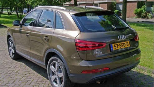 Zoals we onlangs betoogden, gaat het met de verkoop van de grote SUVs  met uitzondering van de Porsche Cayenne  in ons land duidelijk bergafwaarts, maar stijgen de kleinere exemplaren onder zulke 
