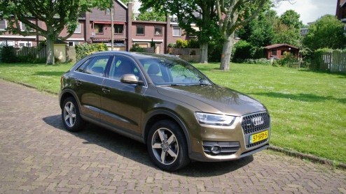 Zoals we onlangs betoogden, gaat het met de verkoop van de grote SUVs  met uitzondering van de Porsche Cayenne  in ons land duidelijk bergafwaarts, maar stijgen de kleinere exemplaren onder zulke 