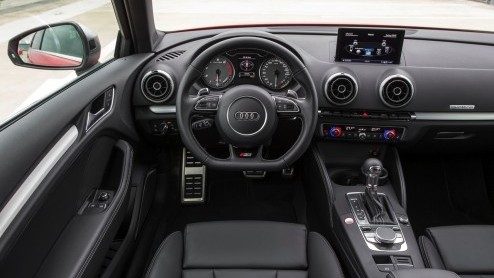 Audi S3 2.0 TFSI 300 pk autotest. Ook verkrijgbaar als Sportback en later als Limousine.