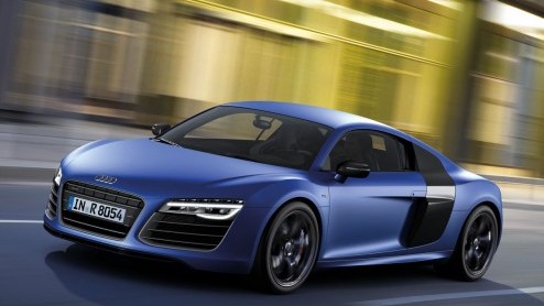 Audi heeft de prijzen van de vernieuwde R8 bekend gemaakt, die begin volgende maand bij de dealer arriveert. Met een vanafprijs van 176.940 euro is de geupdate R8 ruim tien mille goedkoper dan zijn vo