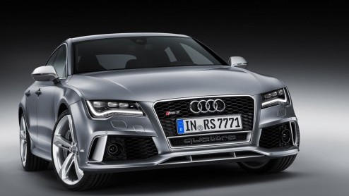 Ook Audi laat van zich horen in Detroit. En hoe?! De Duitsers presenteren op de Amerikaanse beursvloer de RS7 Sportback. Voorzien van het optionele dynamic plus package haalt de elegante vierdeurs cou
