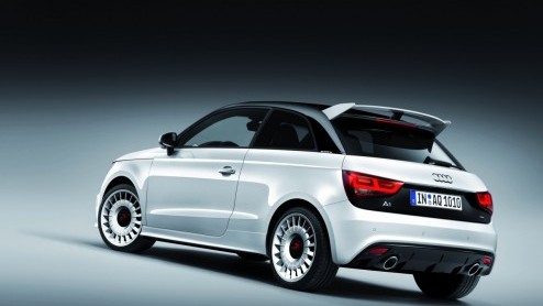 Geen RS1, maar gewoon Audi A1 quattro. De nieuwe supersportieve telg is nu digitaal officieel bekend gemaakt. In het voorjaar staat de 256 pk sterke A1 in Genve en vanaf de zomer kun je rijden. Meer 