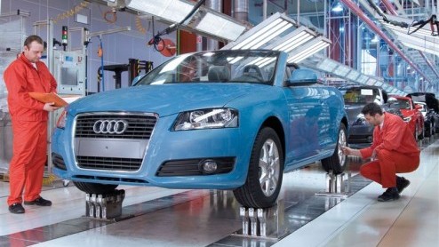 Vandaag even een minder vaak belichte kant van autos. Wat gebeurt er als ze oud en op zijn. Ja, ze gaan in de shredder op den duur, maar de recyclebaarheid beleeft ook zijn opmars. Audi meldt trots d