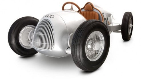 De Audi Type C Roadster is de goedkoopste nieuwe Audi van Nederland! Een kleine nuance is wel op zn plaats. Een motor ontbreekt, wie vooruit wil moet de benenwagen nemen. Kinderen die het schoolple