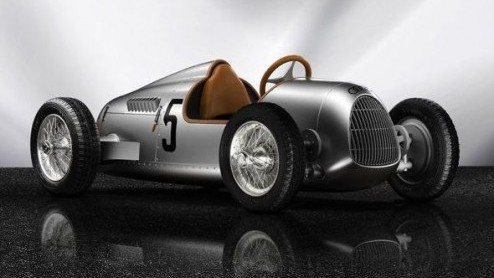 De Audi Type C Roadster is de goedkoopste nieuwe Audi van Nederland! Een kleine nuance is wel op zn plaats. Een motor ontbreekt, wie vooruit wil moet de benenwagen nemen. Kinderen die het schoolple