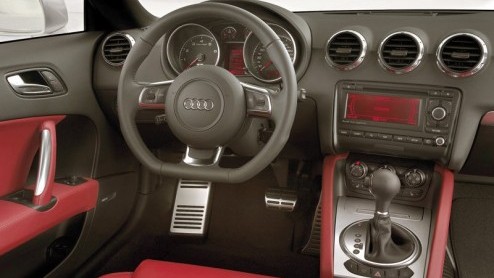 Vele dromen zijn uitgekomen, maar ook een heleboel niet. Audi stelt namelijk in Genve de Audi TT 2.0 TDI voor. Jawel, deze sportscoup, of cabriolet verschijnt ook als snelle diesel op de wegen. Dez