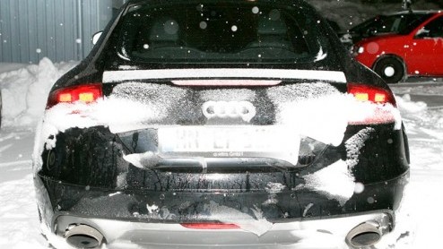 Werden we onlangs in Detroit al verblijd met de Audi TTS, wordt er ondertussen een nog krachtigere versie gespot, de Audi TT RS. Het kan niet op bij de Duitsers, want het model moet in de lente van 20