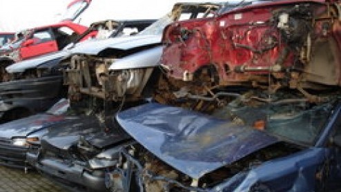Wie een oude, vervuilende auto rijdt en toe is aan een nieuwe is bij Opel aan het juiste adres. De autofabrikant biedt namelijk een slooppremie aan voor klanten die hun oude auto inruilen en een nieuw