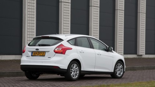 Autoverkopen Nederland in mei 2013 gedaald met 37%. Kia, Jaguar, Dacia en Mitsubishi scoren als enige merk een plus.