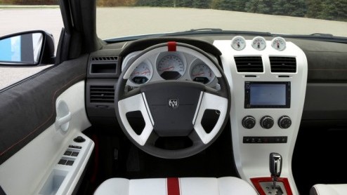 Dodge pretendeert zelf al geen lieve modellen te leveren, maar deze Avenger Stormtrooper slaat alles. Het Mopar Underground designteam van de Chrysler Group heeft zich flink uitgeleefd, om op de SEMA 
